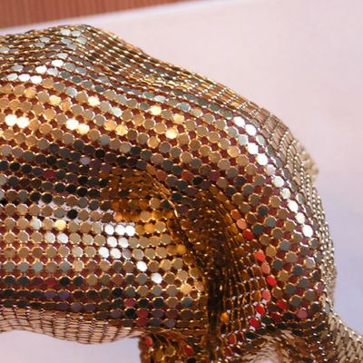 الملابس الزخرفية المعدنية الألومنيوم السكويينز المقاومة للزيت الملابس المعدنية الشبكة